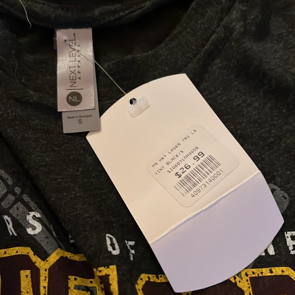 University of Minnesota Golden Gopher Hockey Shirt - Picture 2 of 4